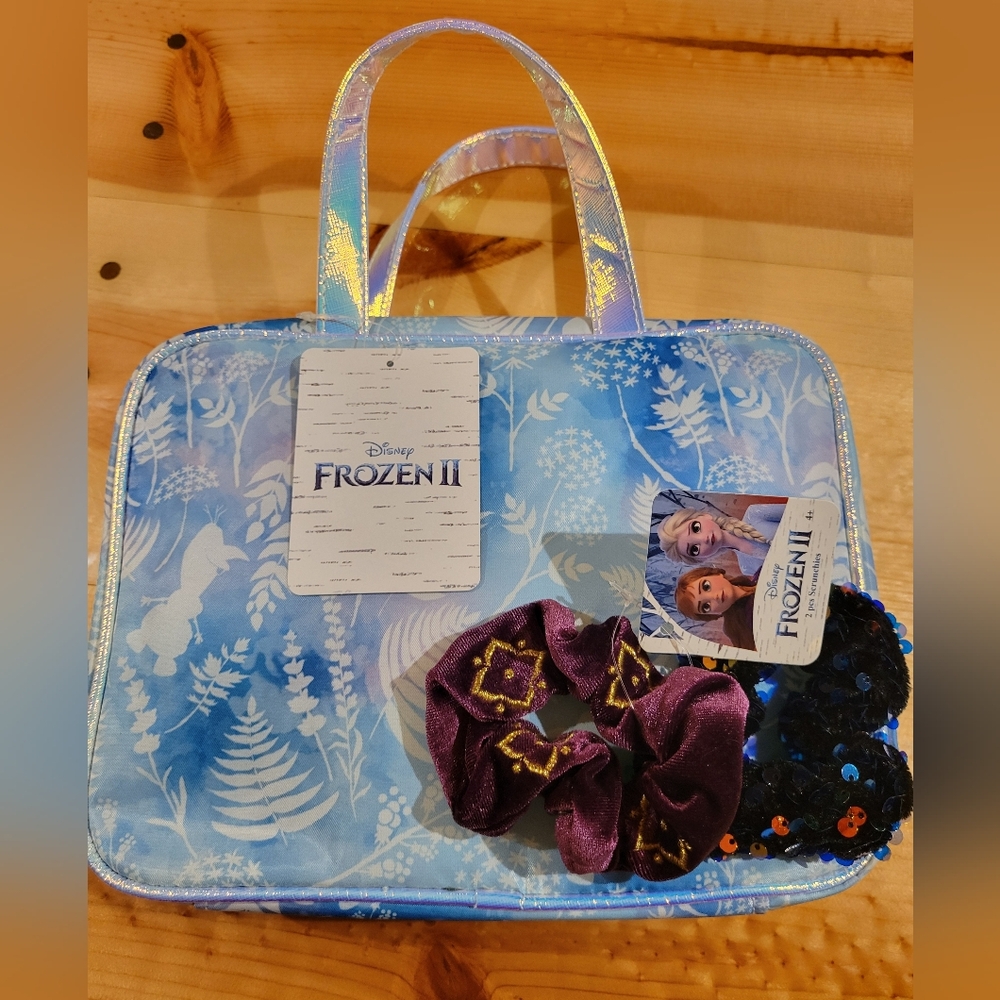 Disney Frozen II Kids Cosmetics Makeup Bag with Scrunchies - Blue and Purple
